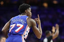 場(chǎng)均18分！新秀排(pái)名(míng)第二！4换1交易两赢两输，杨瀚森(sēn)处境堪忧