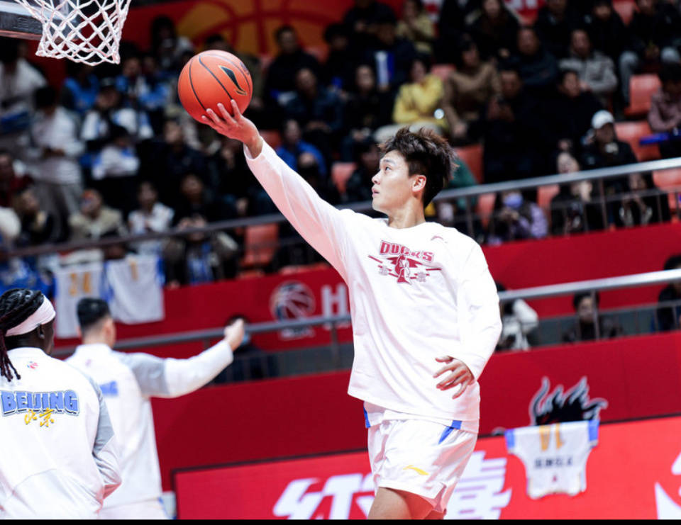 辽宁神锋11+9，赵睿首秀小试牛刀，新版“CBA银河战舰”诞生！