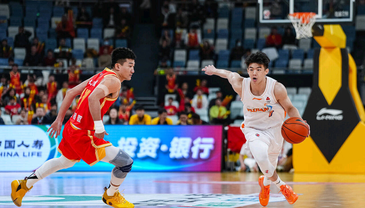 平安夜！CBA焦点战！24日19点30分，CCTV5和CCTV5+直播表出炉