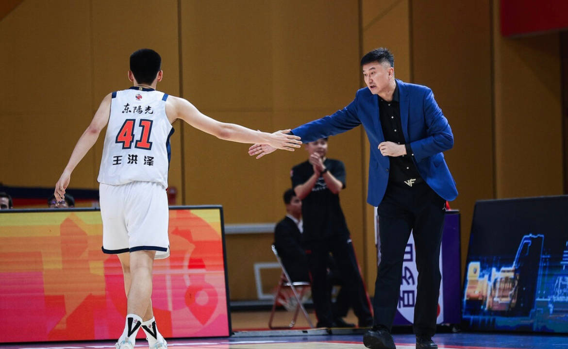 平安夜！CBA焦点战！24日19点30分，CCTV5和CCTV5+直播表出炉