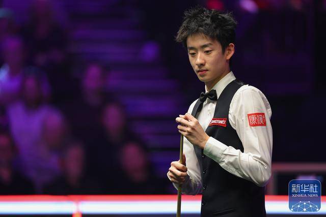 斯诺克 | 大师赛：吴宜泽战胜肖国栋晋级四强