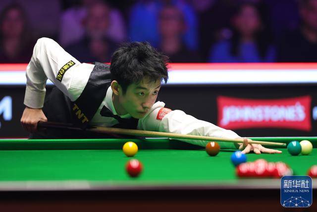 斯诺克 | 大师赛：吴宜泽战胜肖国栋晋级四强
