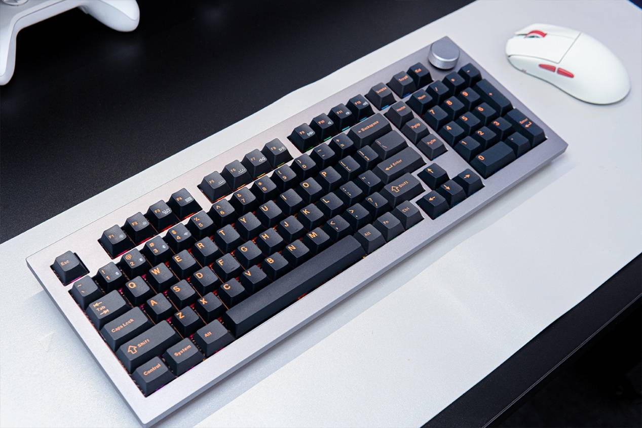 新年新装备，游戏玩家的桌搭外设推荐